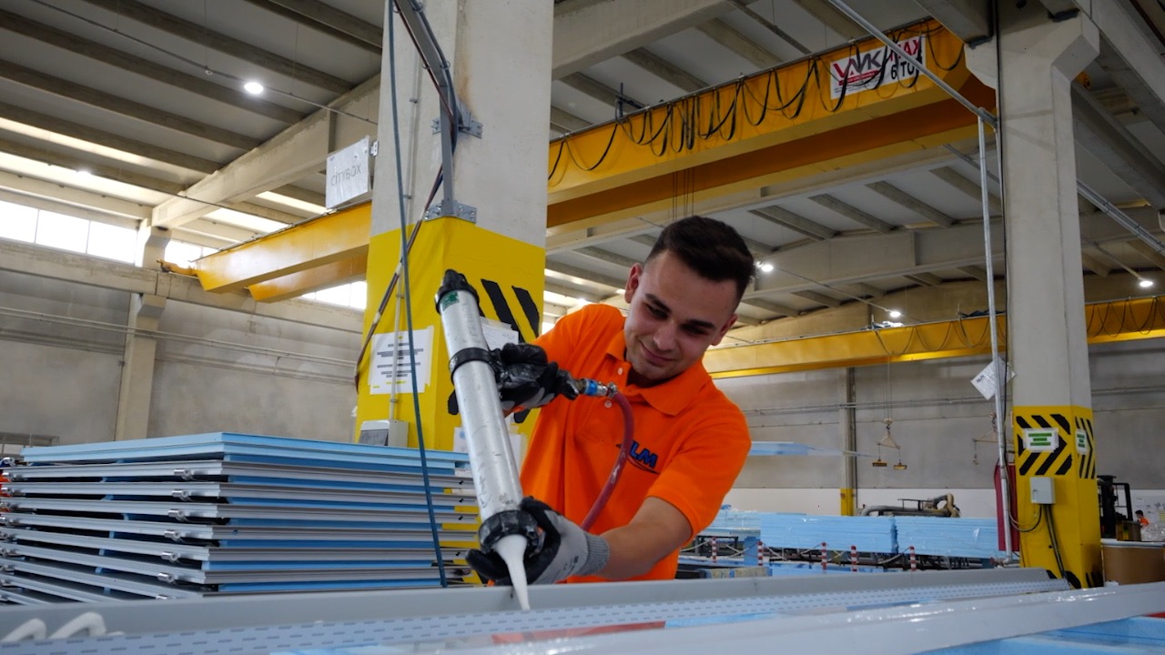 HLM - HLM INTERNATIONAL - SANDWICH PANEL - GRP PANEL - FRP PANEL - HLM INTERNATIONAL - COMMERCIAL VEHICLES - INSULATION - PET PANELS - XPS PANELS - ARMACELL - FIBROSAN - BOX BODİES - DHOLLANDİA - POLYESTER PANEL - GRP SHEETS - WALL CLADDING - panneaux composites - Glas faser verstärkte Platten